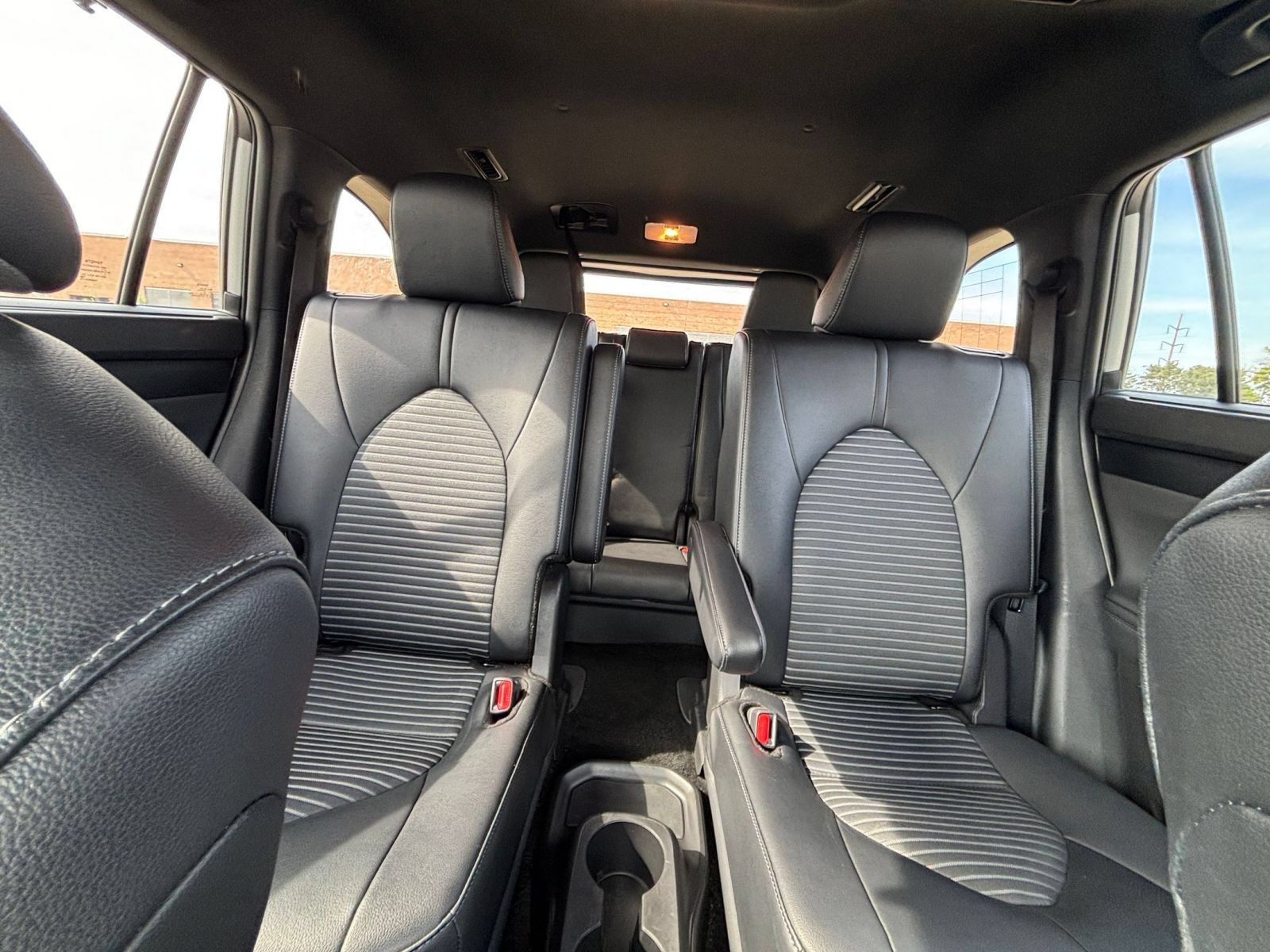 Used 2025 Toyota Highlander XSE AWD/4WD image 39
