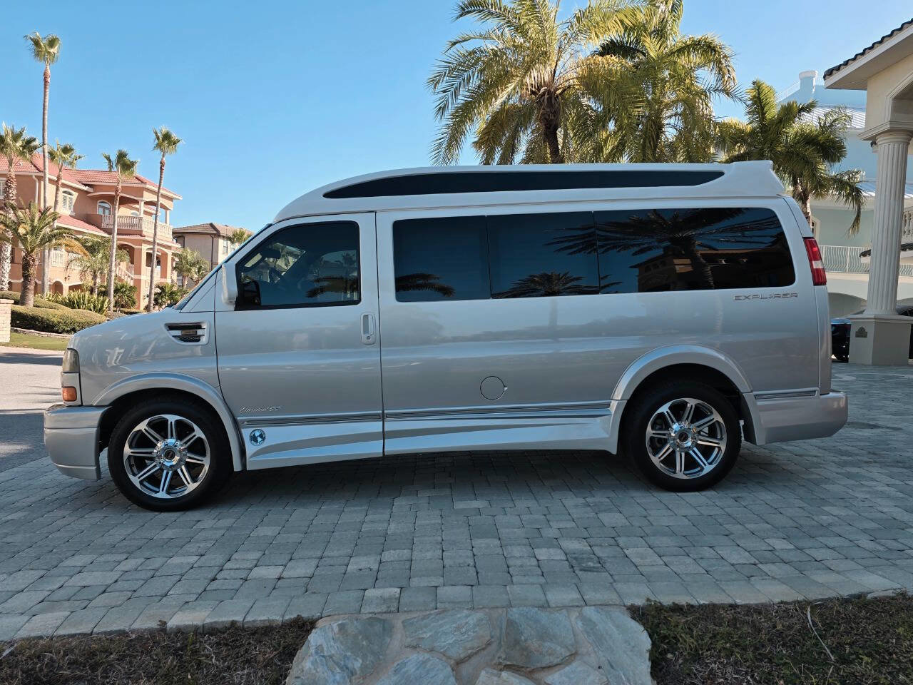 Used 2016 GMC Savana 2500 image 33