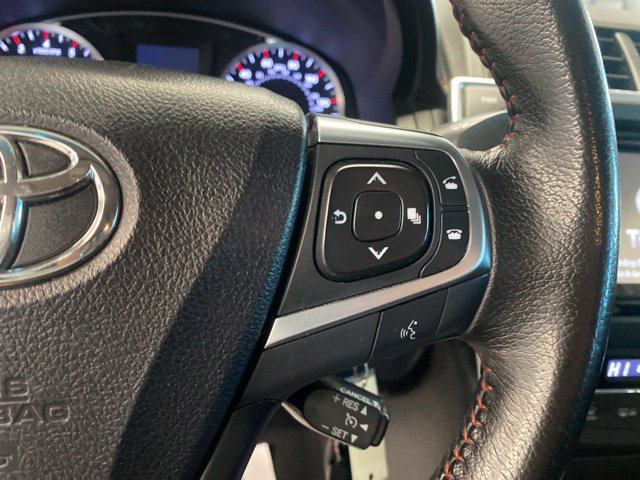 Used 2016 Toyota Camry XSE FWD image 18