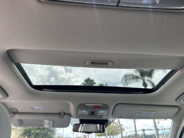 Certified 2025 Kia Telluride EX w/ EX Captain's Chair Package FWD image 15