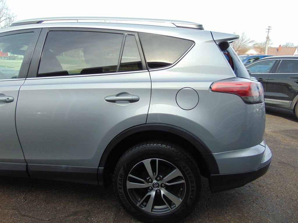 Used 2018 Toyota RAV4 XLE w/ Plus Extra Value Package image 13