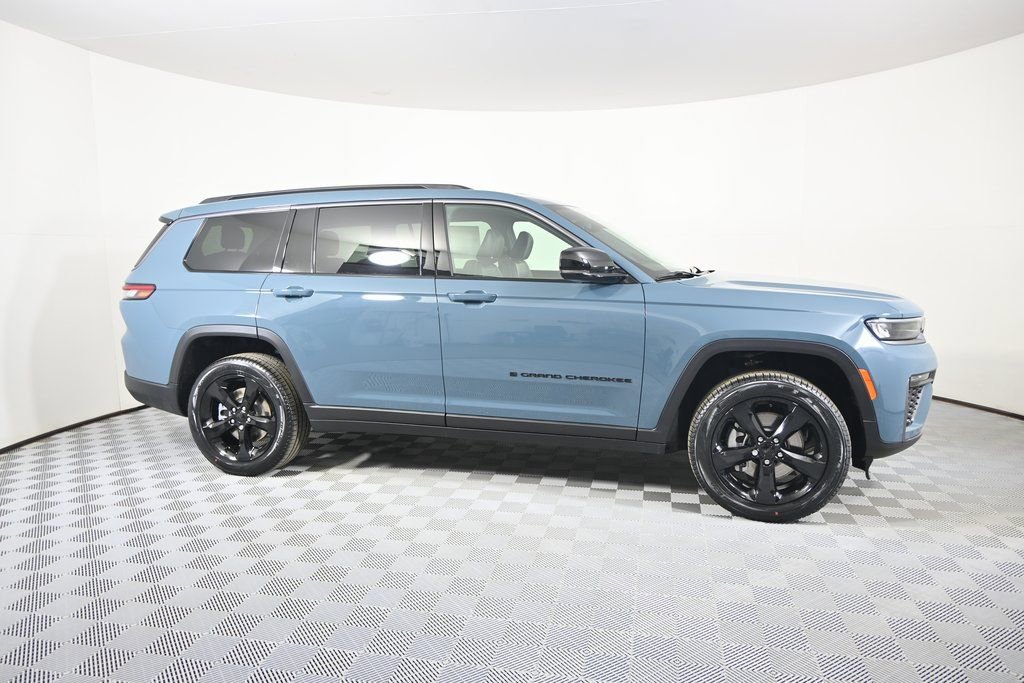 New 2026 Jeep Grand Cherokee L Limited w/ Limited Altitude Package AWD/4WD image 8