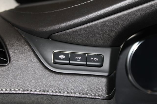 Used 2019 Cadillac Escalade ESV Premium Luxury image 39