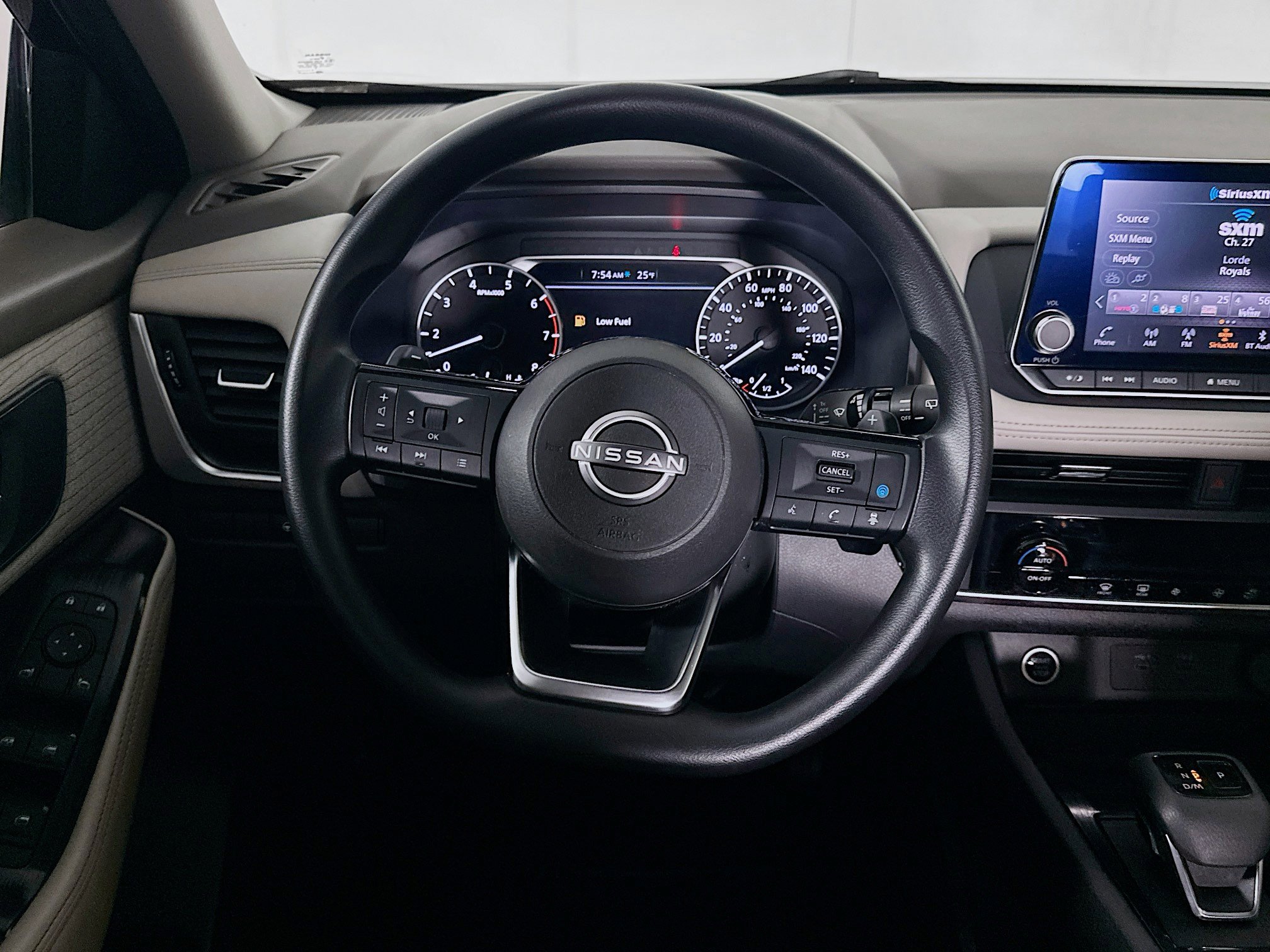 Used 2023 Nissan Rogue SV image 17