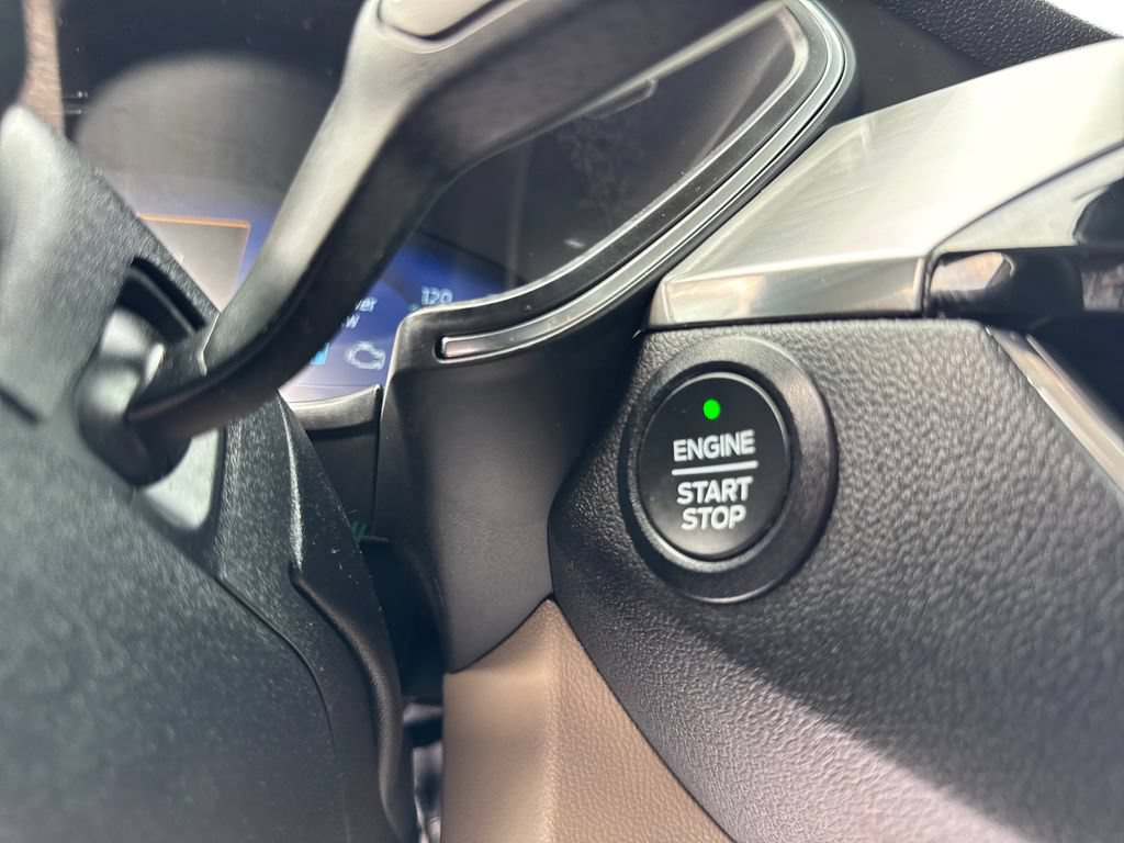 Used 2021 Ford Escape Titanium FWD image 28