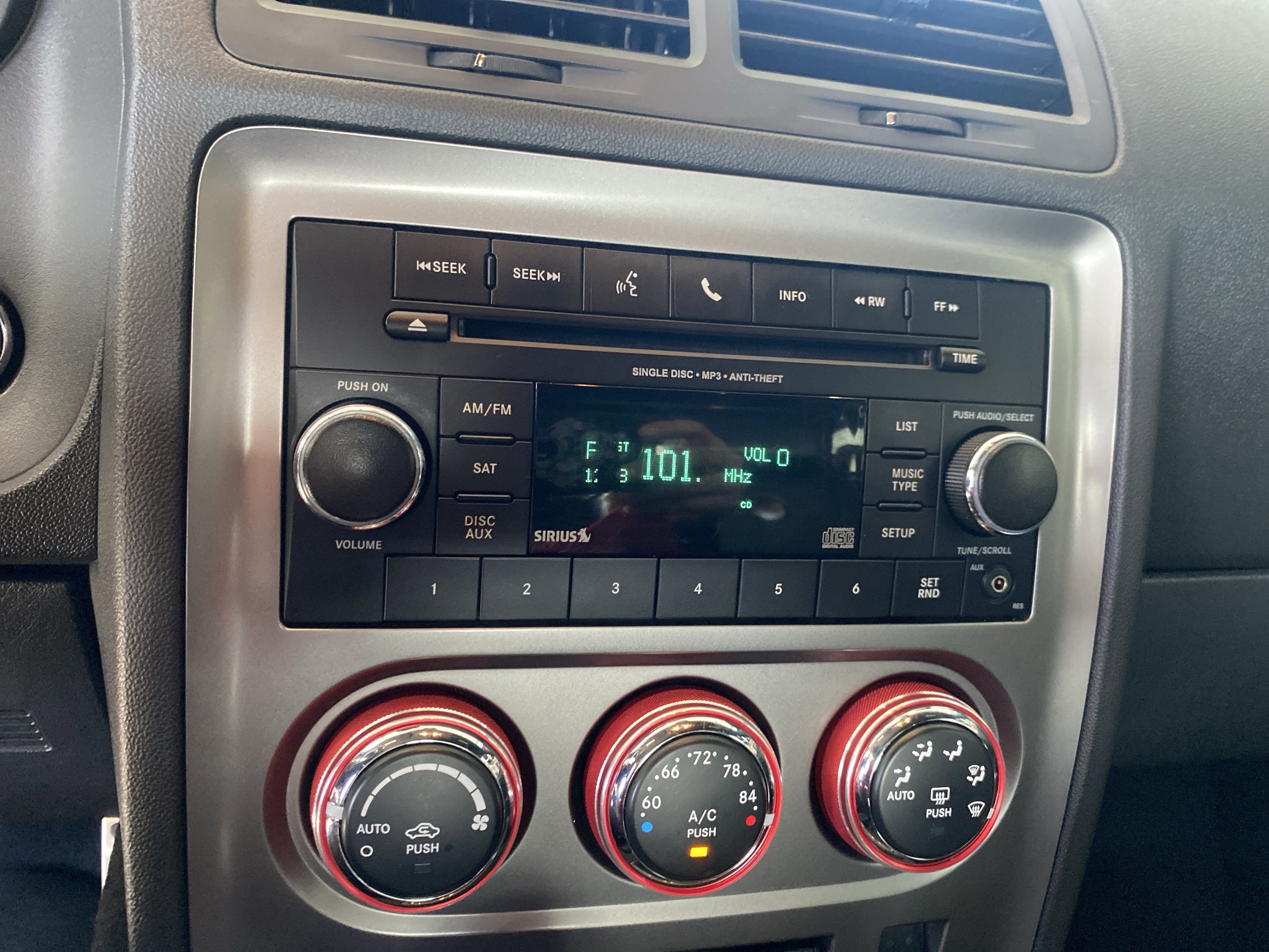 Used 2014 Dodge Challenger R/T image 15