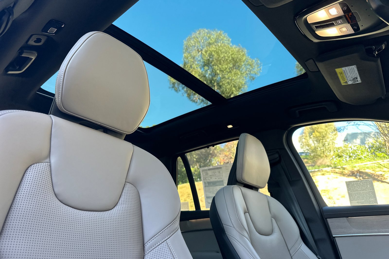 New 2026 Volvo XC90 T8 Ultra w/ Protection Package Premier image 15