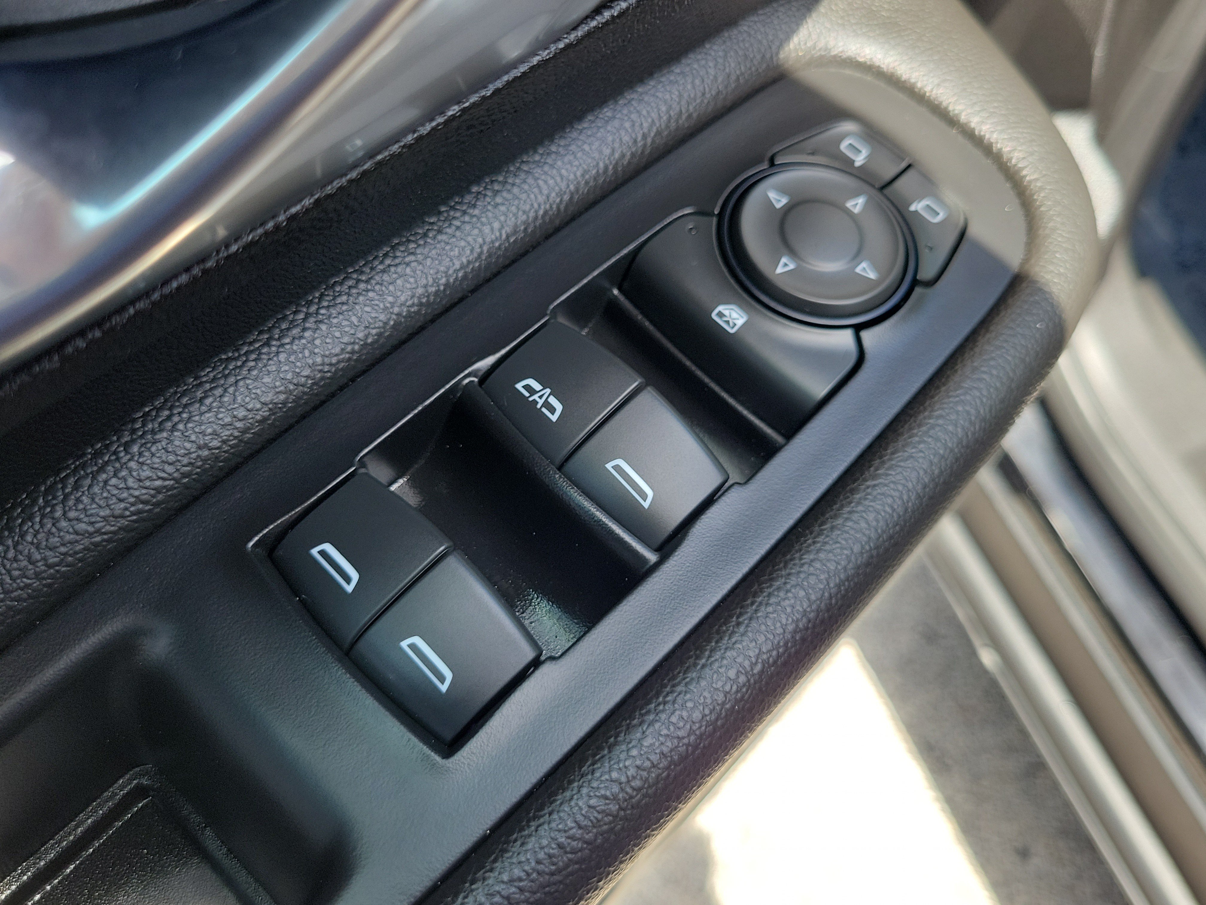 Used 2023 GMC Terrain SLE w/ Driver Convenience Package FWD image 26