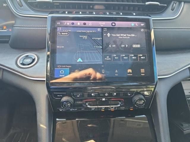 Used 2023 Jeep Grand Cherokee L Limited w/ Luxury Tech Group II AWD/4WD image 3