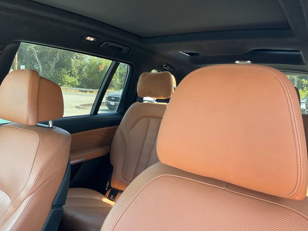 Used 2021 BMW X7 xDrive40i w/ M Sport Package image 16