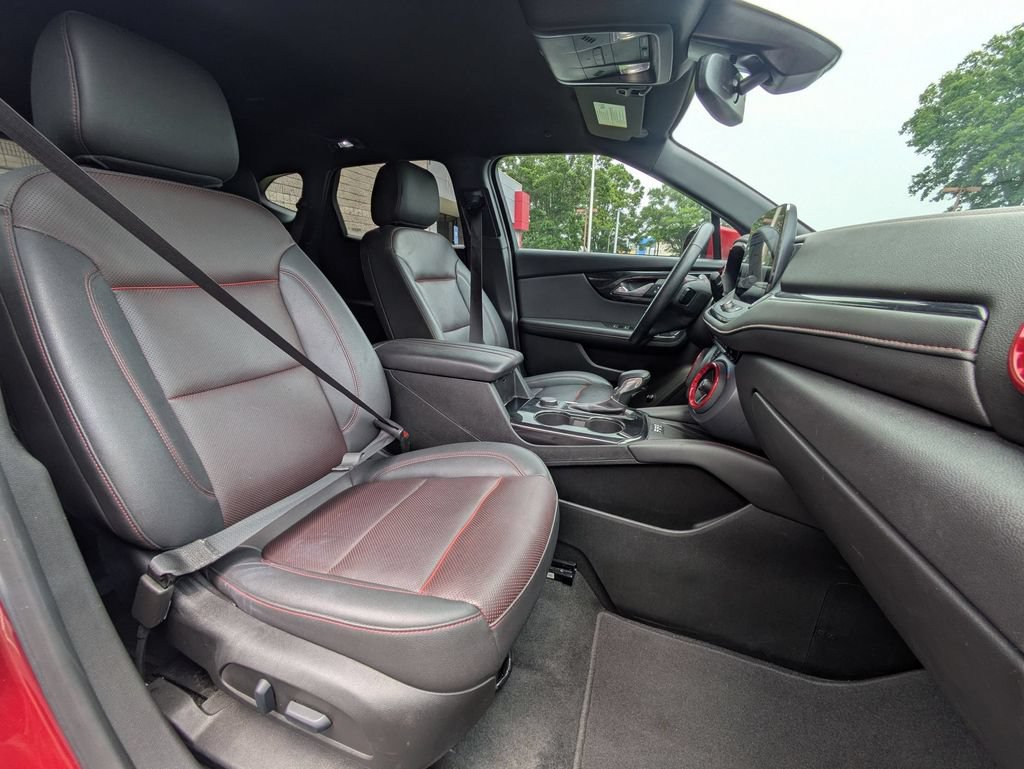 Used 2025 Chevrolet Blazer RS FWD image 30