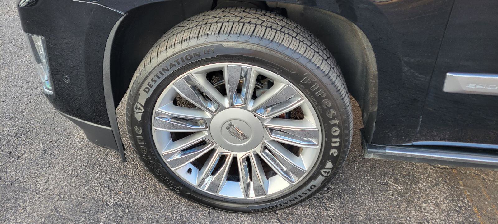 Used 2017 Cadillac Escalade ESV Platinum image 17