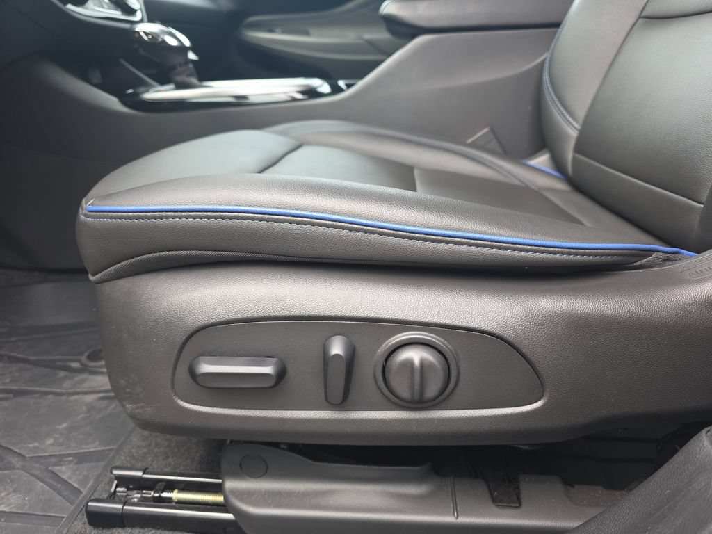 Used 2024 Buick Envista Sport Touring w/ Convenience I Package FWD image 31