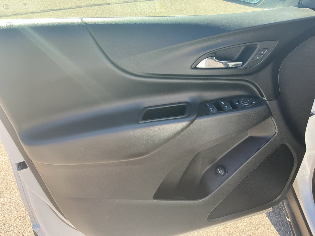 Used 2024 Chevrolet Equinox LT AWD/4WD image 10