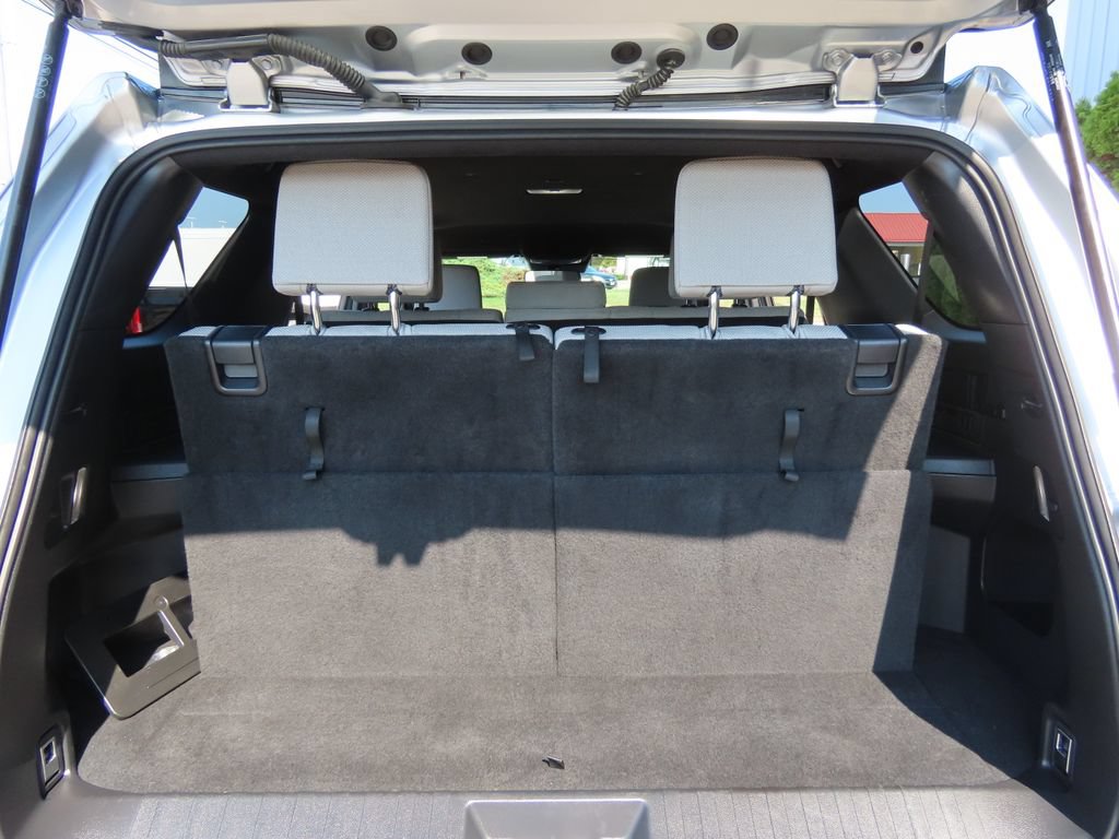 Used 2025 Toyota 4Runner SR5 AWD/4WD image 27