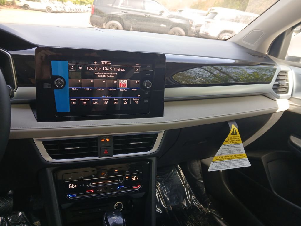 New 2026 Volkswagen Taos SE FWD image 17