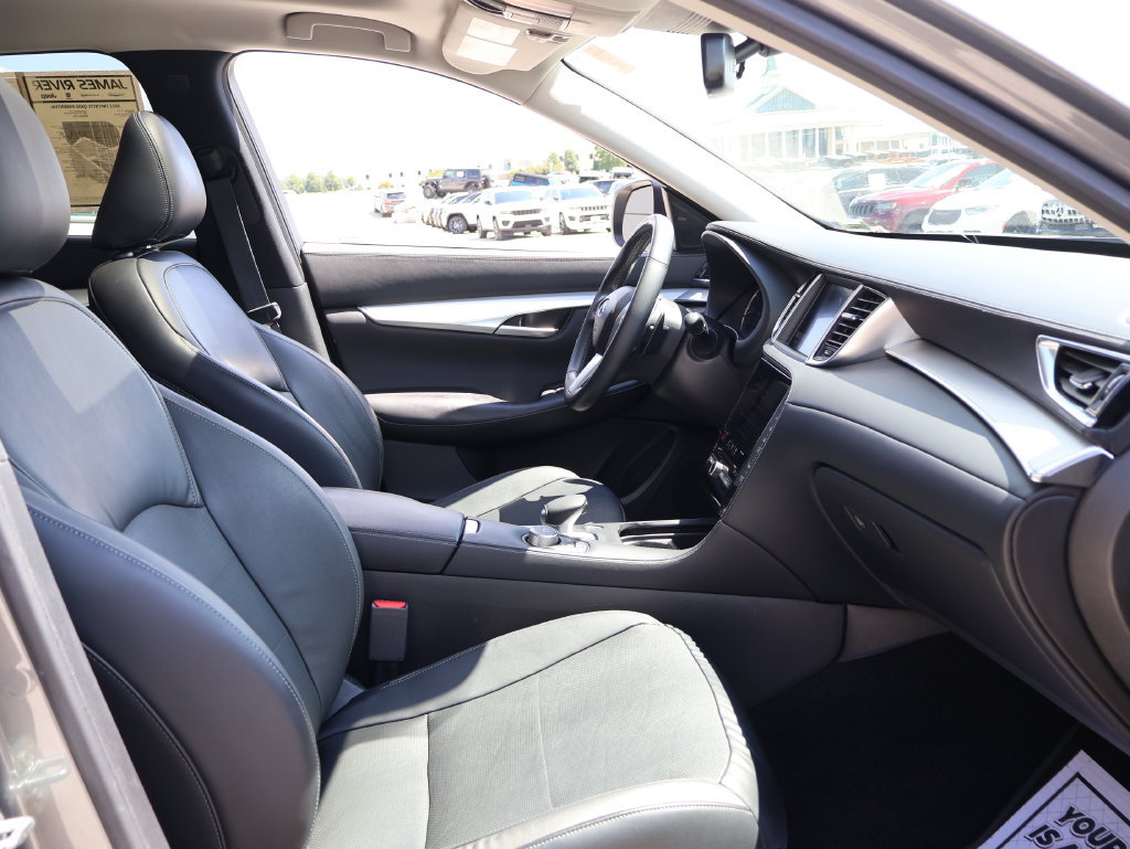 Used 2022 INFINITI QX50 Essential AWD/4WD image 8