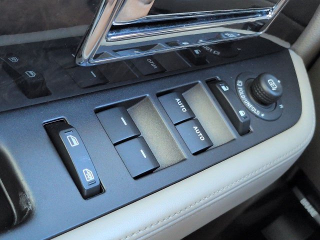 Used 2017 Lincoln Navigator Select RWD image 28