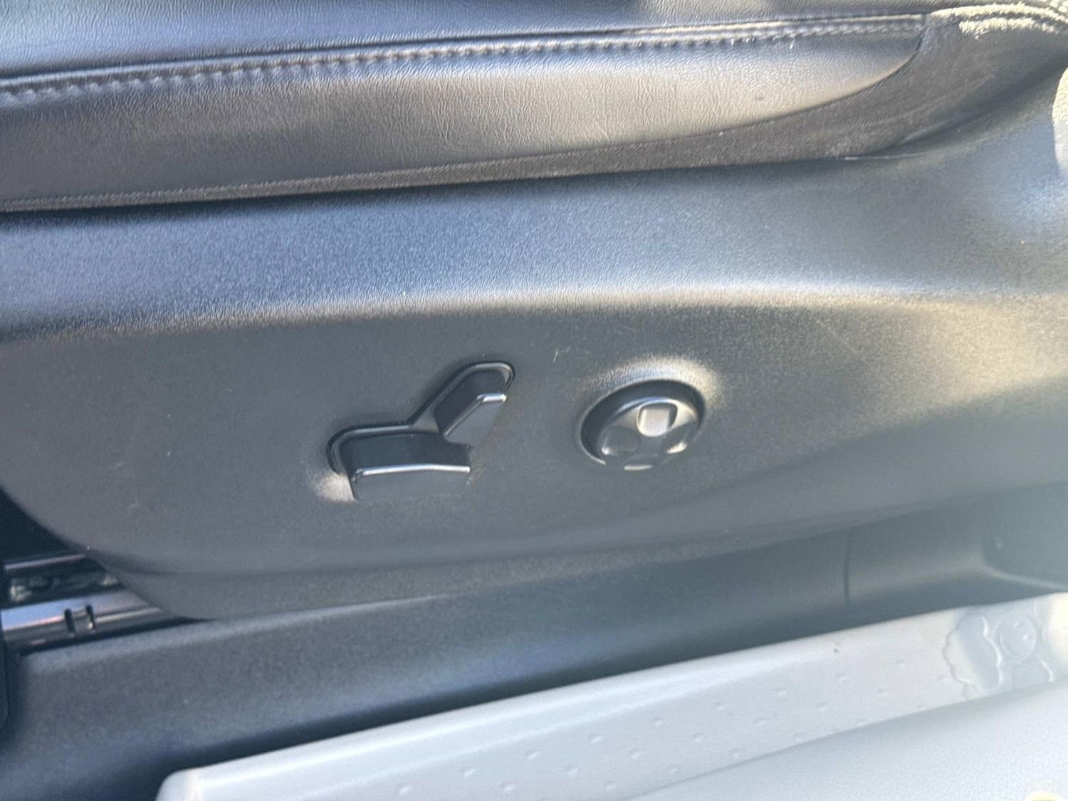 Used 2024 Chrysler Pacifica Touring-L image 30