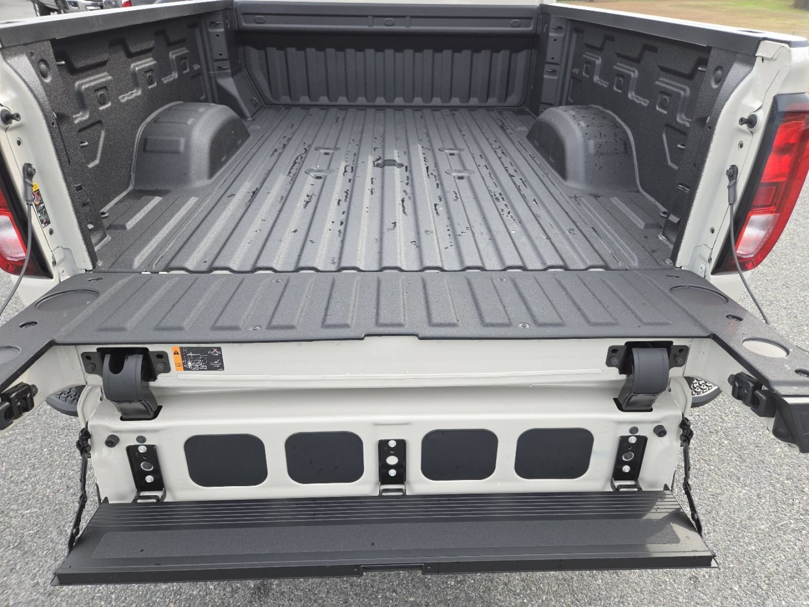 New 2026 GMC Sierra 2500 Pro w/ 1SA Pro Safety Plus Package AWD/4WD image 21