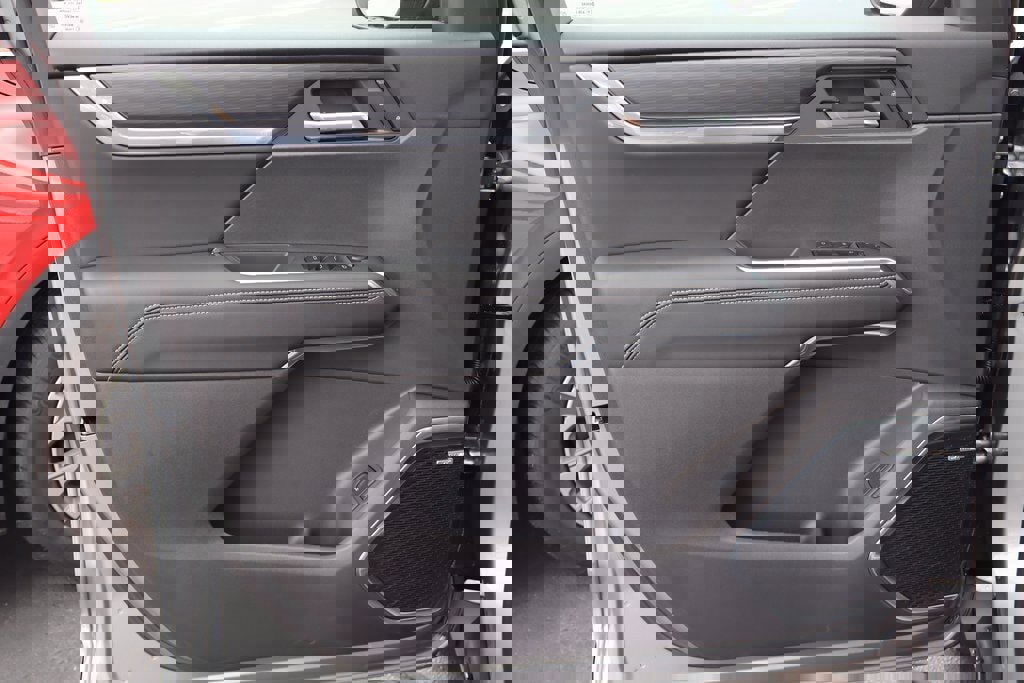 New 2025 GMC Acadia Elevation w/ Elevation Premium Package image 9