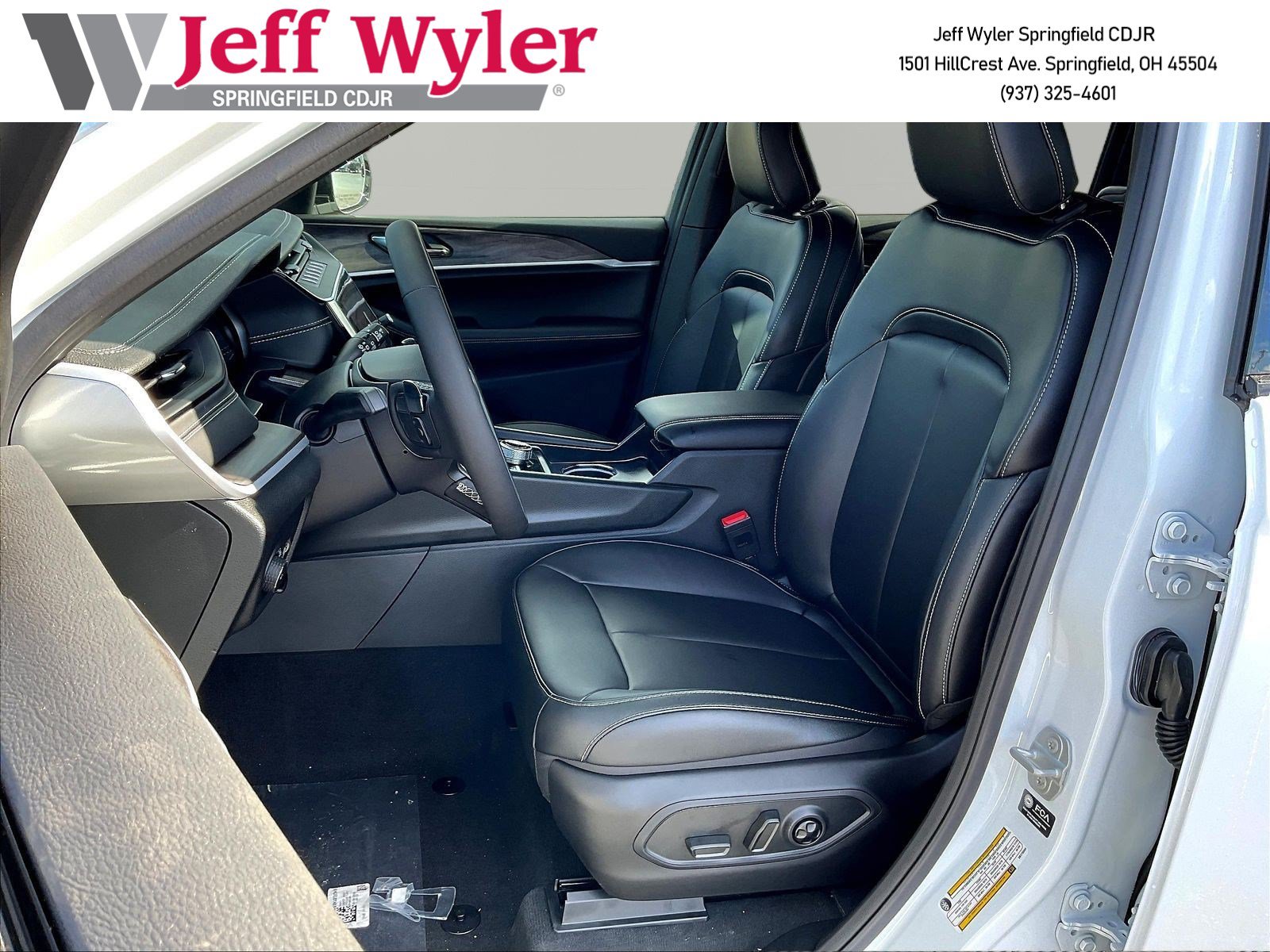 New 2027 Jeep Grand Cherokee L Limited w/ Limited Altitude Package AWD/4WD image 18