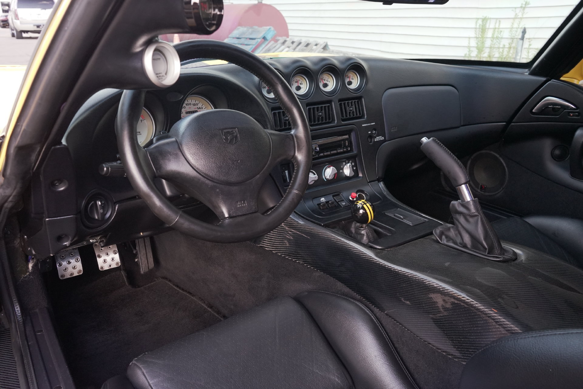 Used 2001 Dodge Viper GTS RWD image 2