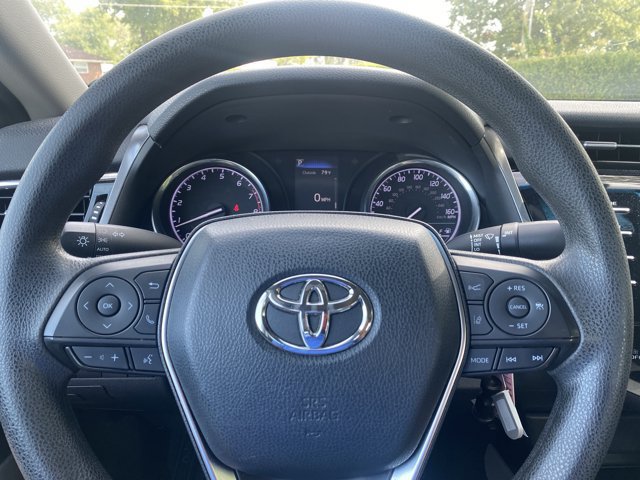 Used 2018 Toyota Camry LE FWD image 16