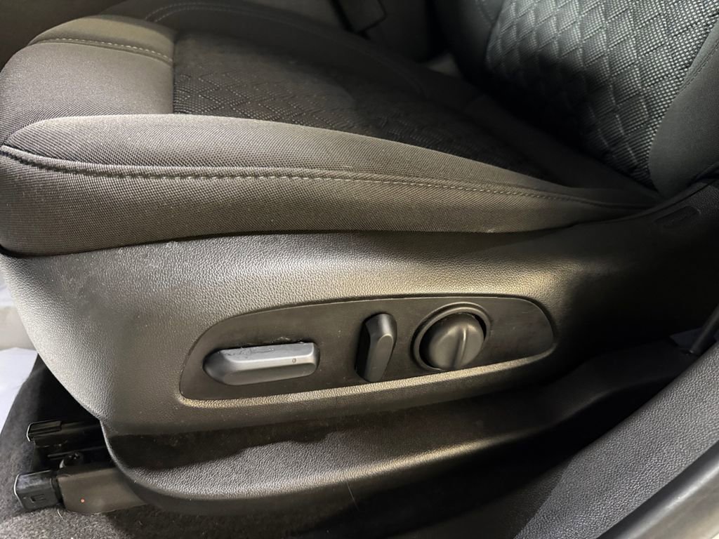 Used 2021 Chevrolet Blazer LT image 13