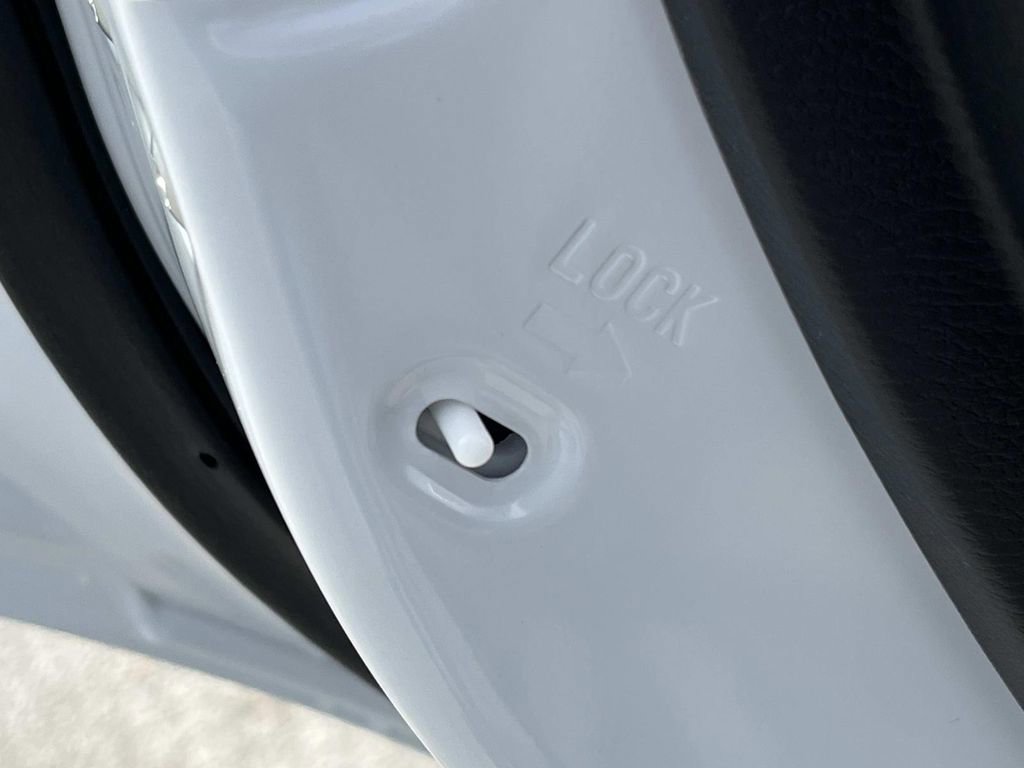 New 2026 Mitsubishi Outlander SE image 14