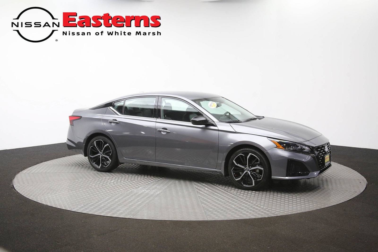 Used 2024 Nissan Altima 2.5 SR FWD image 41