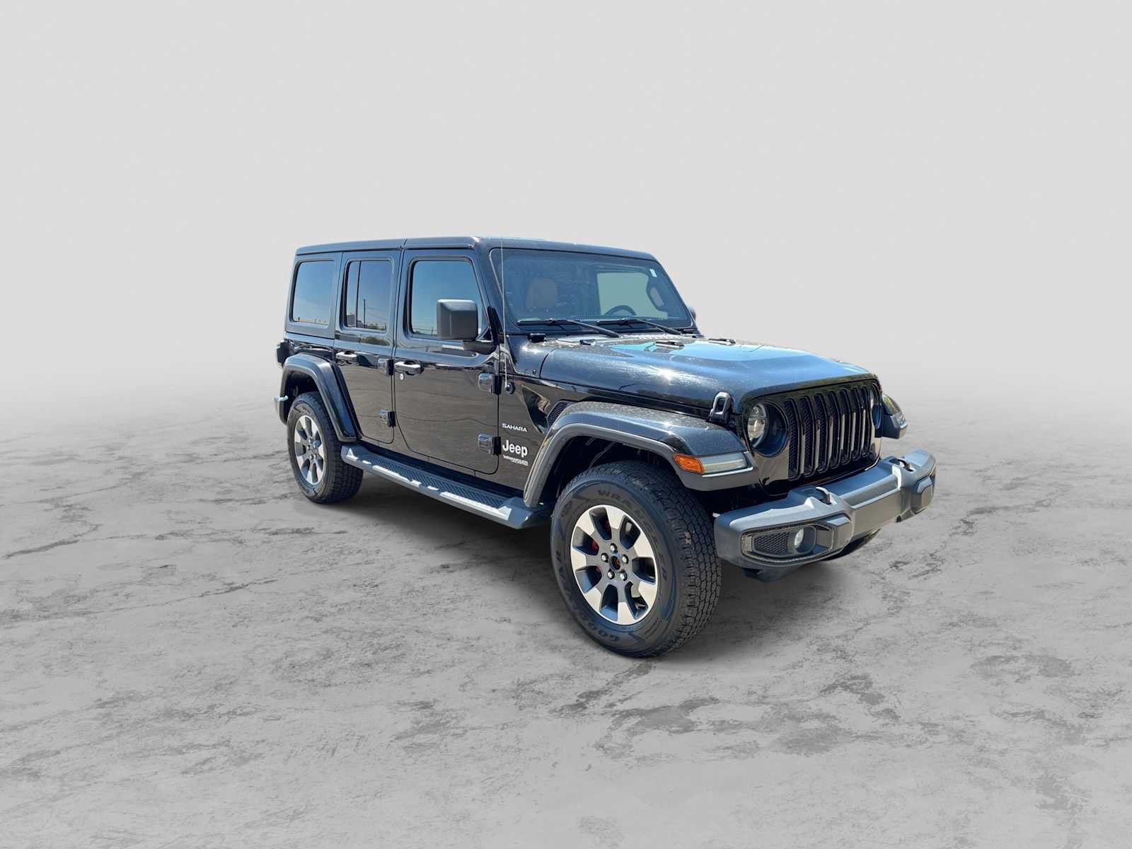 Used 2022 Jeep Wrangler Unlimited Sahara w/ LED Lighting Group AWD/4WD image 2