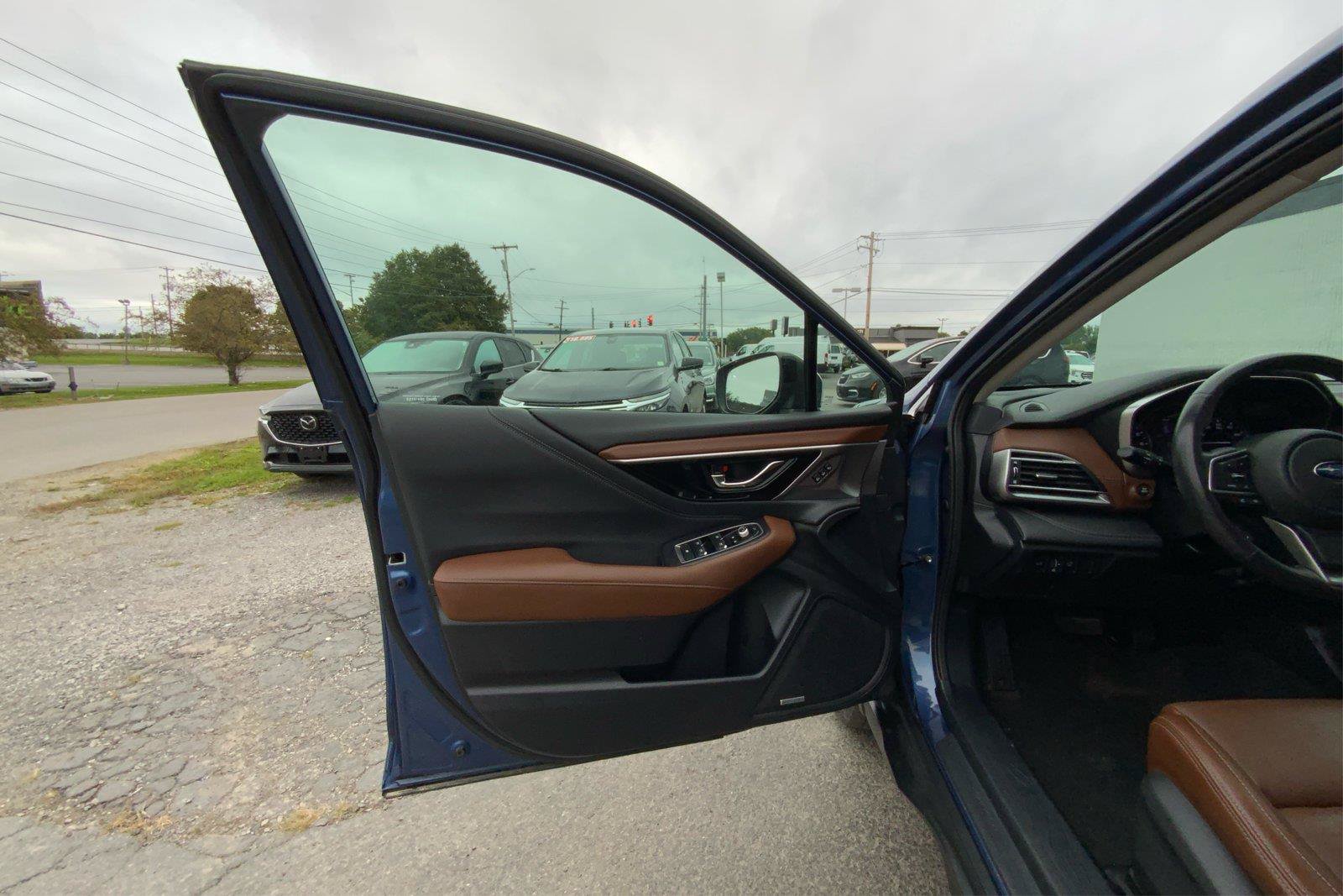 Used 2021 Subaru Outback Touring w/ Popular Package #2 AWD/4WD image 19