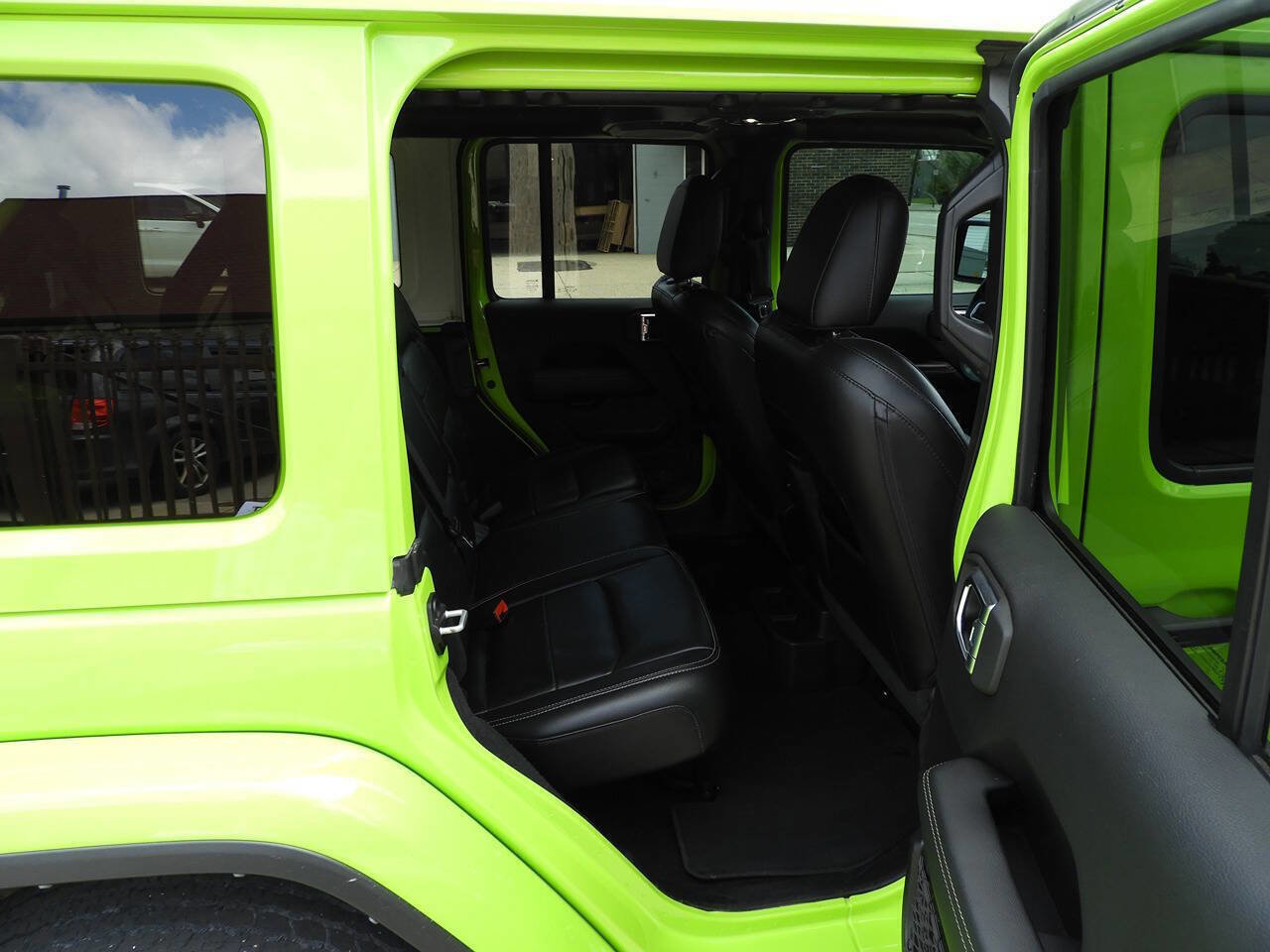 Used 2021 Jeep Wrangler Unlimited Sahara w/ Uconnect 4C Nav & Sound Group AWD/4WD image 31