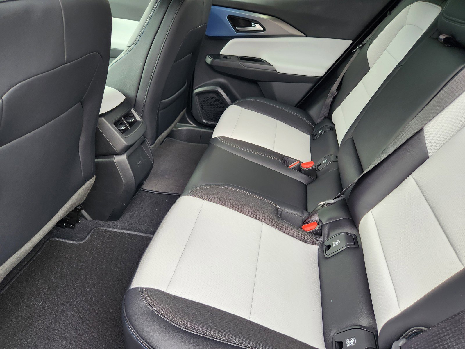 New 2026 Chevrolet Equinox EV LT image 20