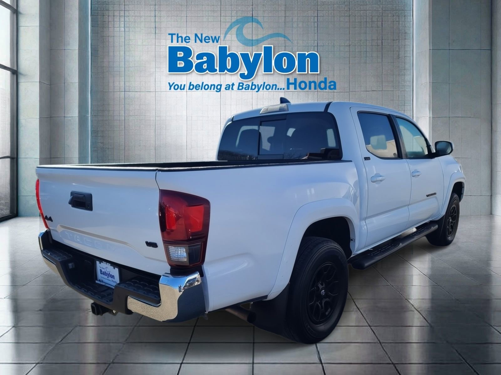 Used 2020 Toyota Tacoma SR5 AWD/4WD image 4