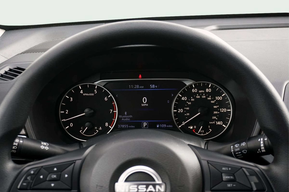 Used 2025 Nissan Altima 2.5 SV FWD image 25