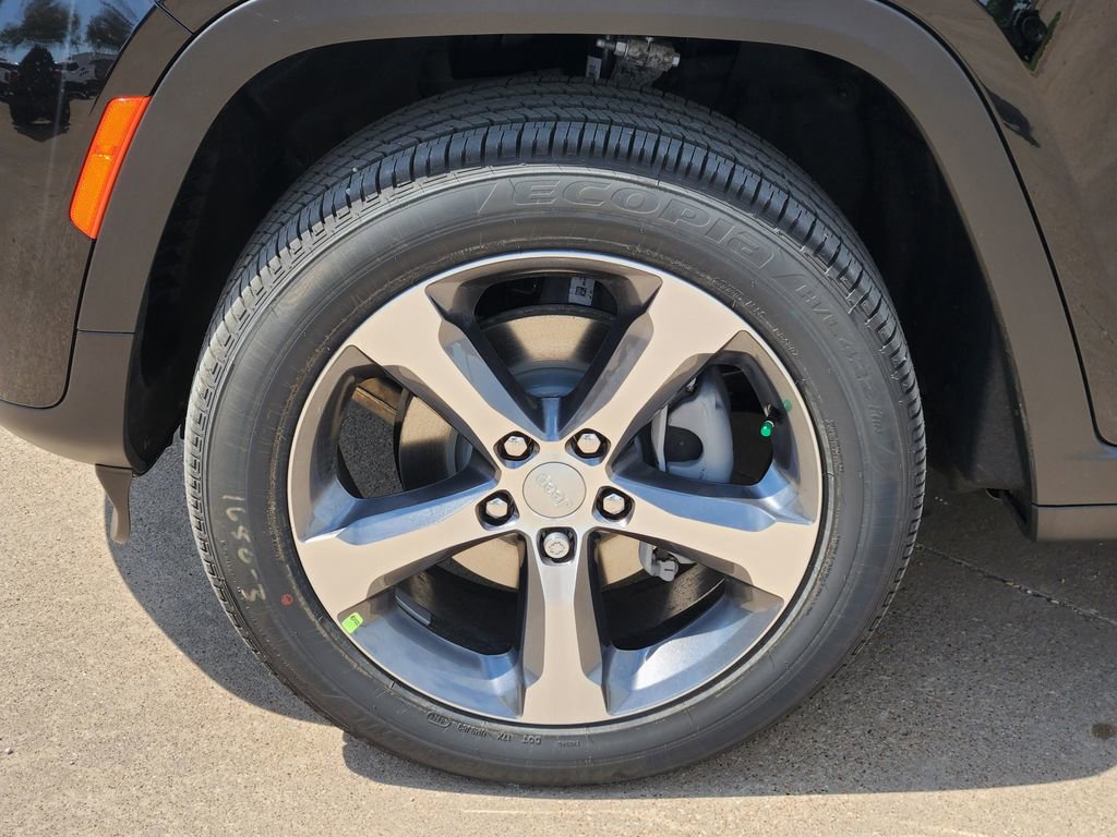 New 2026 Jeep Grand Cherokee Limited RWD image 7