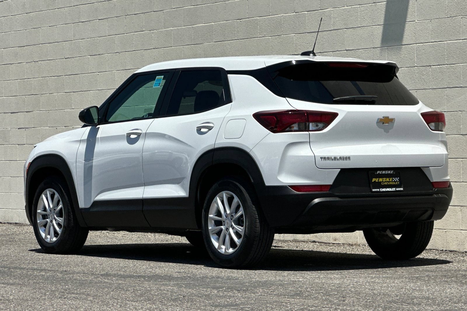 Certified 2024 Chevrolet TrailBlazer LS w/ LS Convenience Package FWD image 6