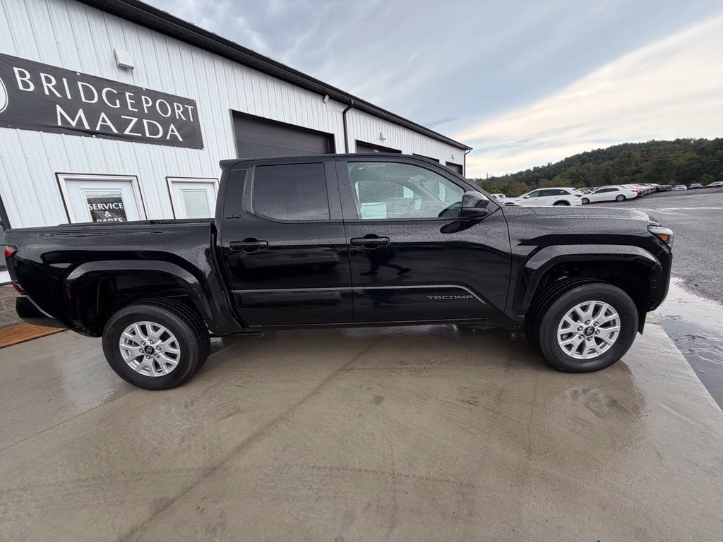 Used 2024 Toyota Tacoma SR5 AWD/4WD image 5