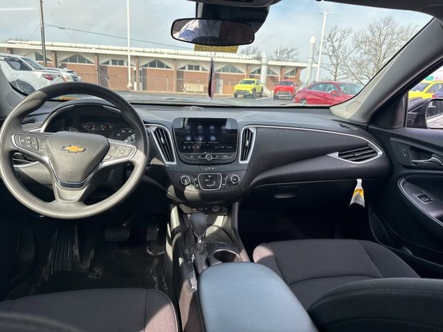 Used 2025 Chevrolet Malibu LS image 13