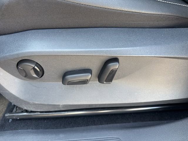 Used 2024 Volkswagen Tiguan SE AWD/4WD image 18