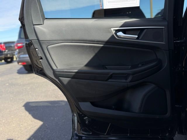 Used 2024 Ford Edge SEL w/ Convenience Package image 9