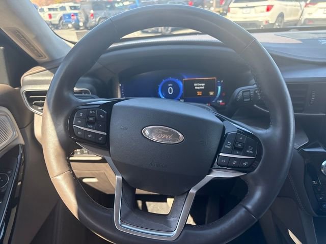 Used 2022 Ford Explorer Platinum w/ Equipment Group 601A image 12