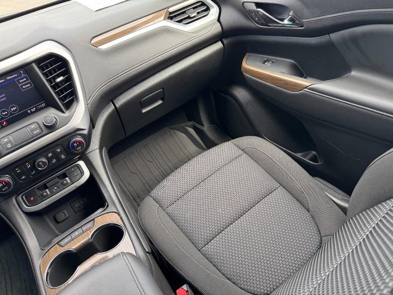 Used 2023 GMC Acadia SLE w/ Driver Convenience Package image 16