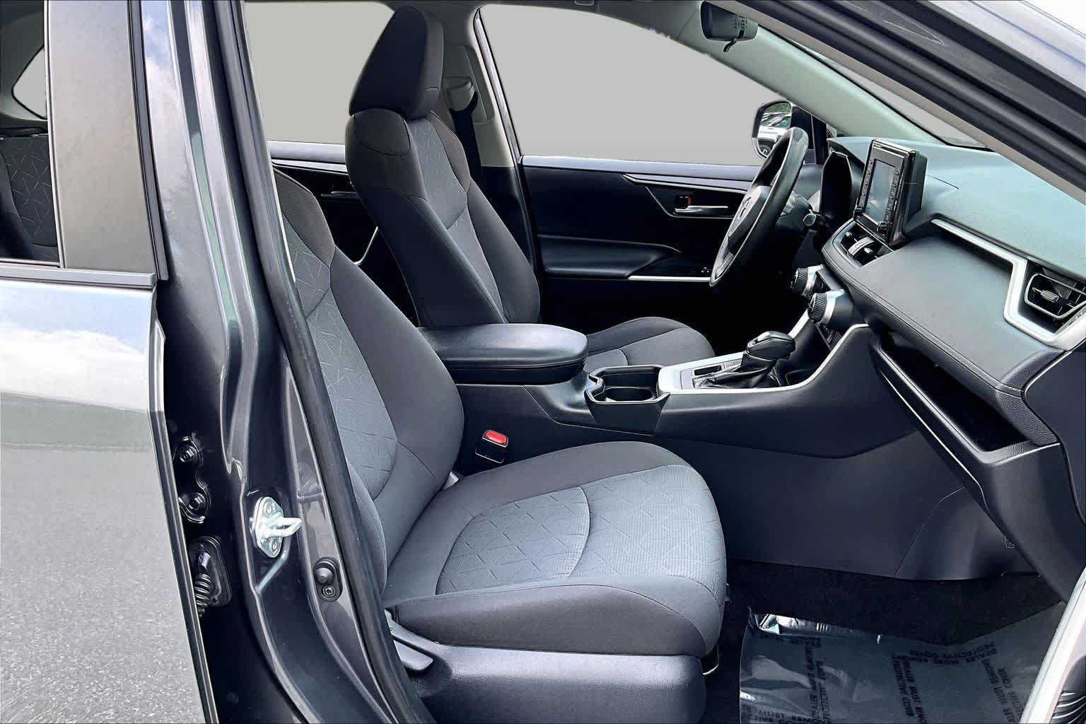 Used 2019 Toyota RAV4 XLE w/ Convenience Package AWD/4WD image 9