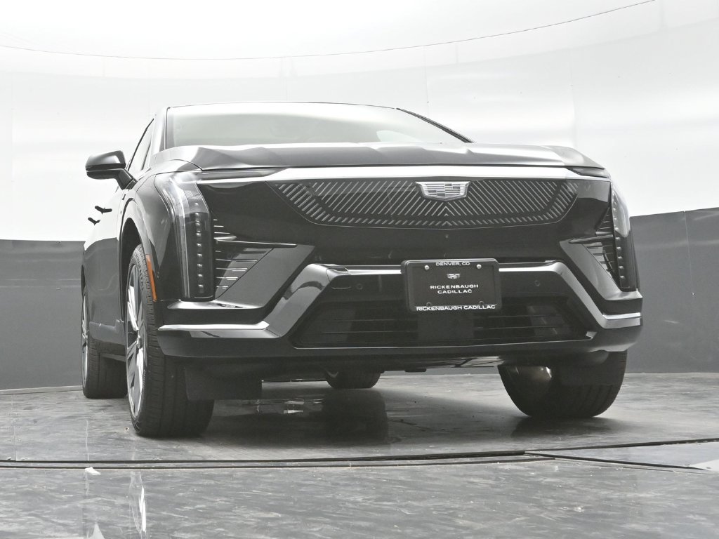New 2027 Cadillac Optiq Premium Luxury w/ LPO, Floor Liner Package AWD/4WD image 19