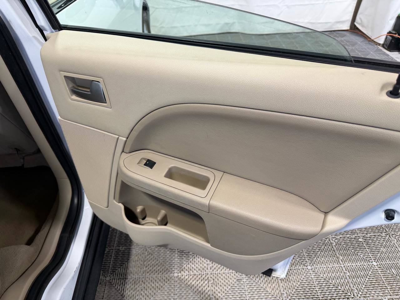Used 2006 Ford Five Hundred Limited image 15