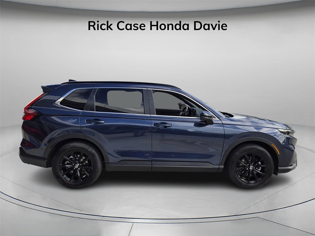 Used 2025 Honda CR-V Sport-L image 3