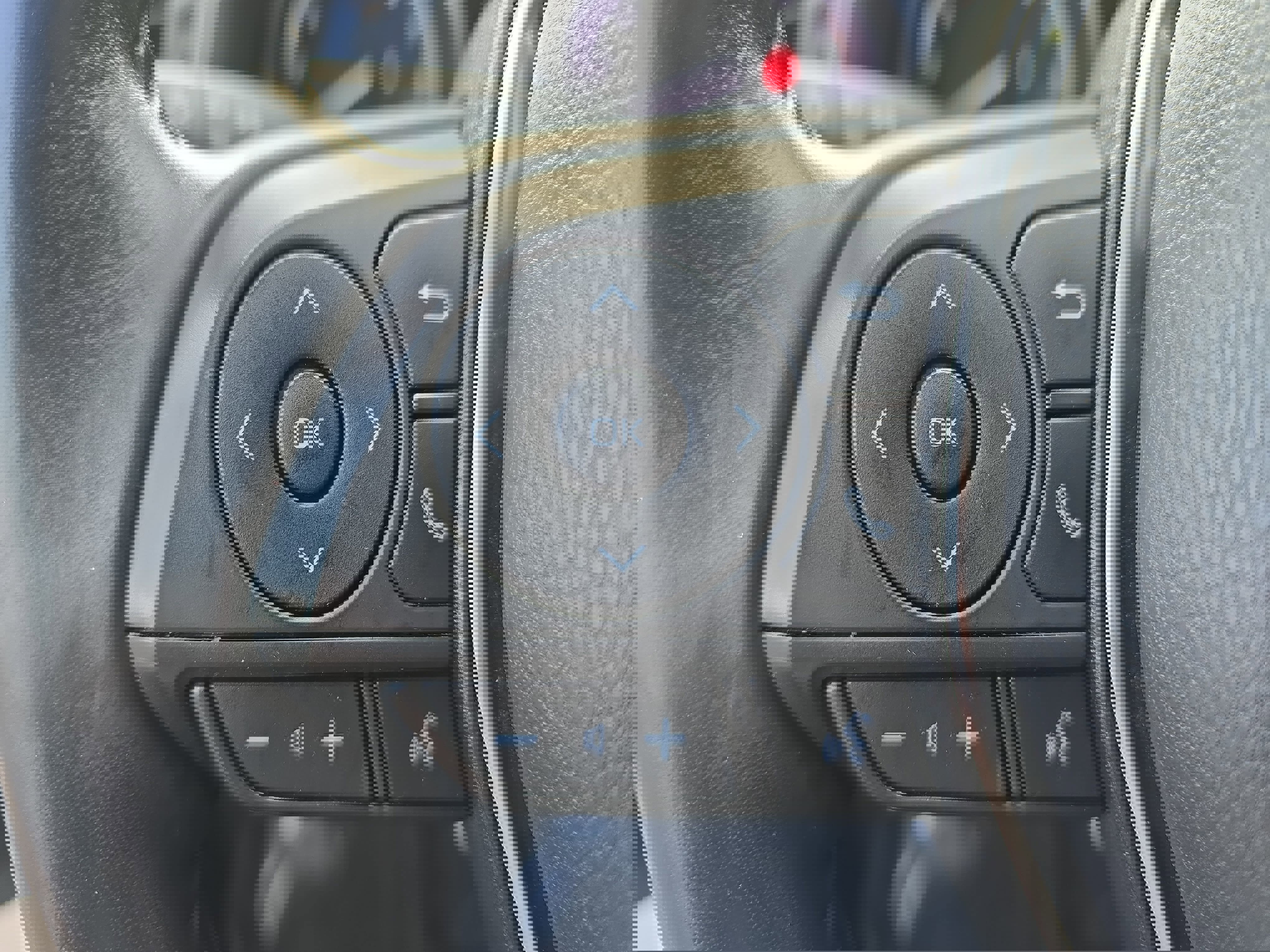 Used 2018 Toyota Camry SE FWD image 16